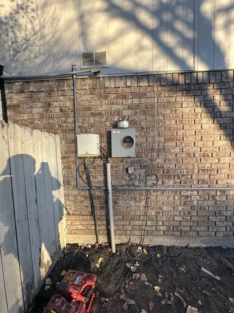 Licensed circuit breaker repair in ,  by Martinez Electric