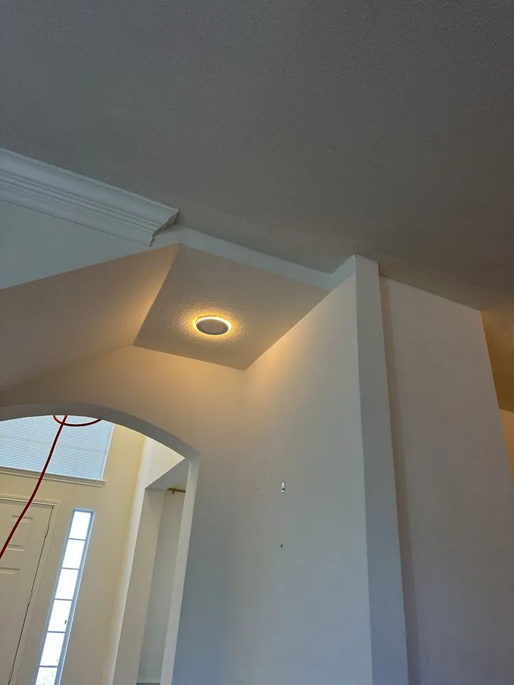 Emergency electrician providing emergency electrical service in , 