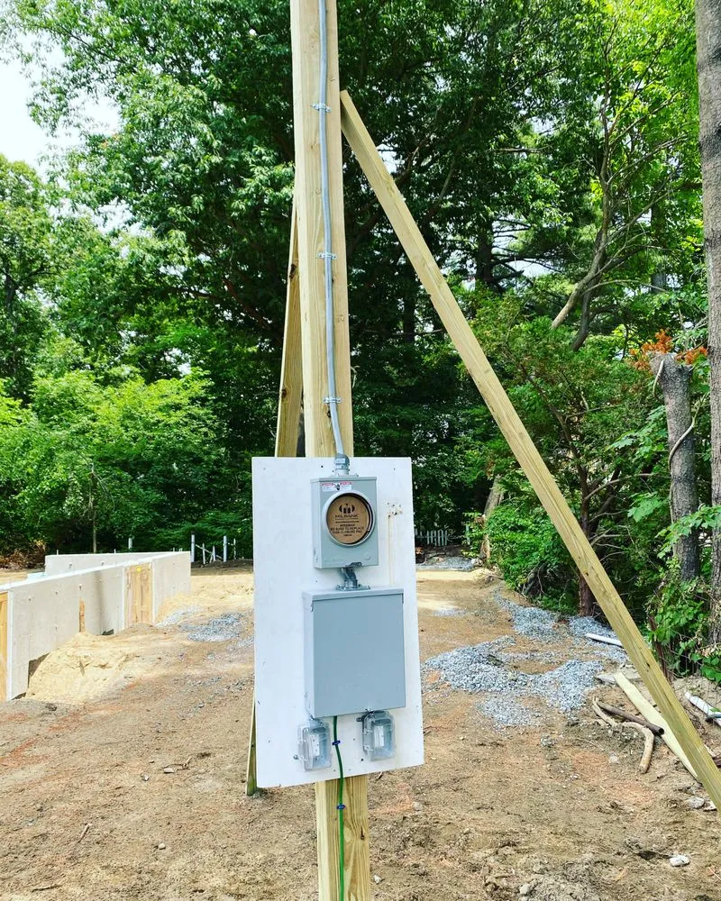 Slide of Martinez Electric Services