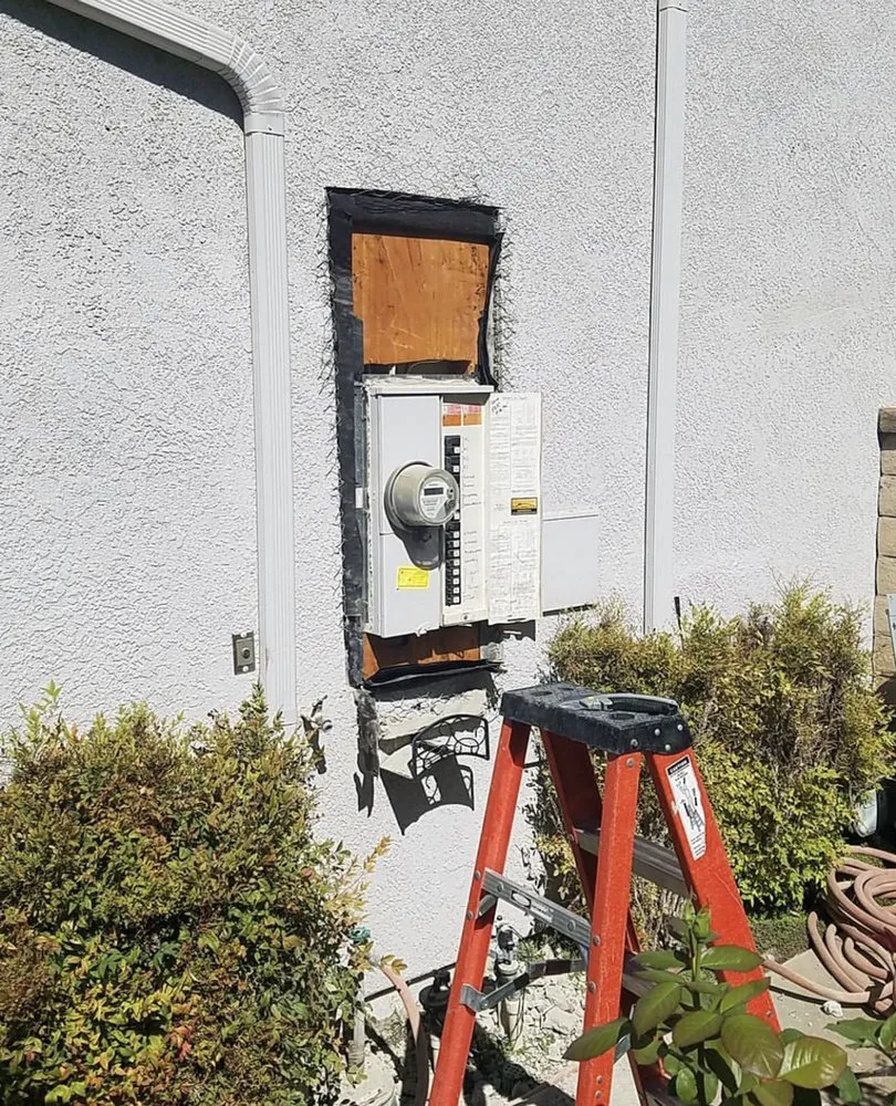 Reliable electrical service for homes in lighting installation, by