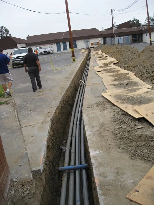 Licensed electrical service for homes in lighting installation,  by 