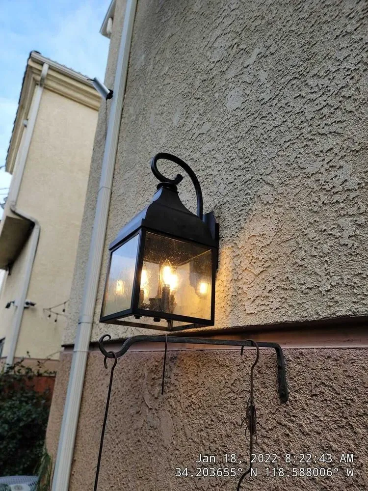 Certified electrician providing lighting installation in , 