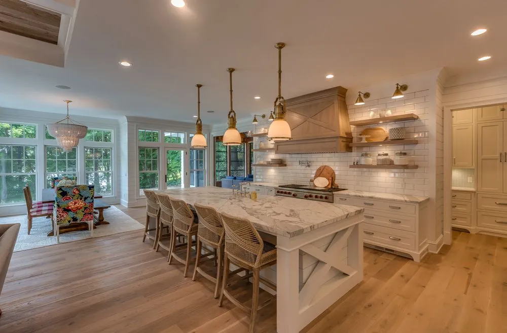 Emergency electrical service for homes in lighting installation,  by 