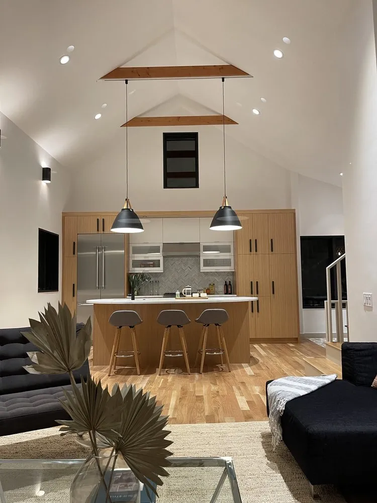 Slide of Masis Cinar Electrician