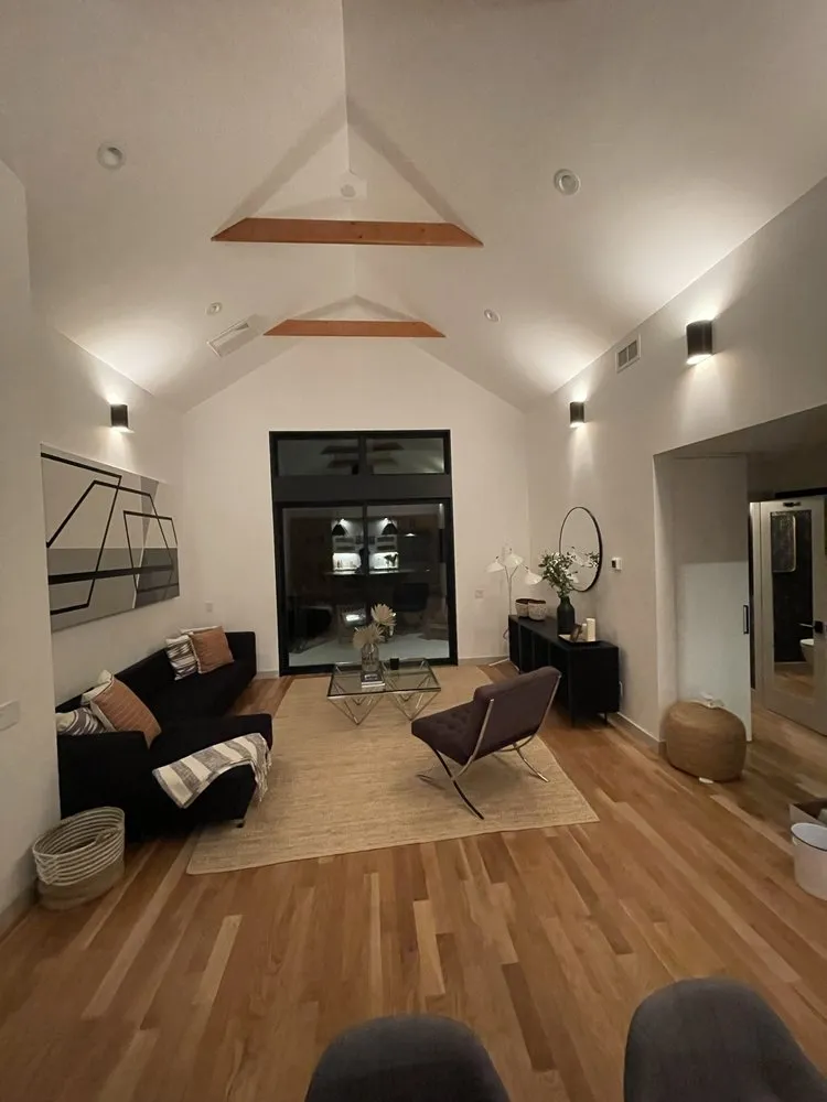 Slide of Masis Cinar Electrician