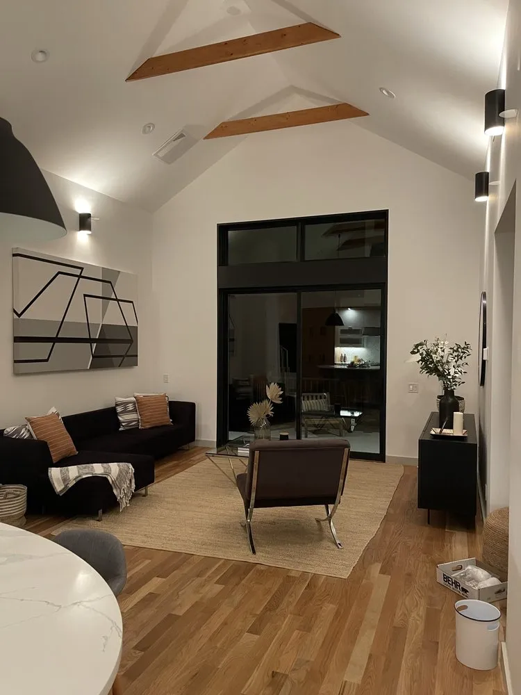 Slide of Masis Cinar Electrician