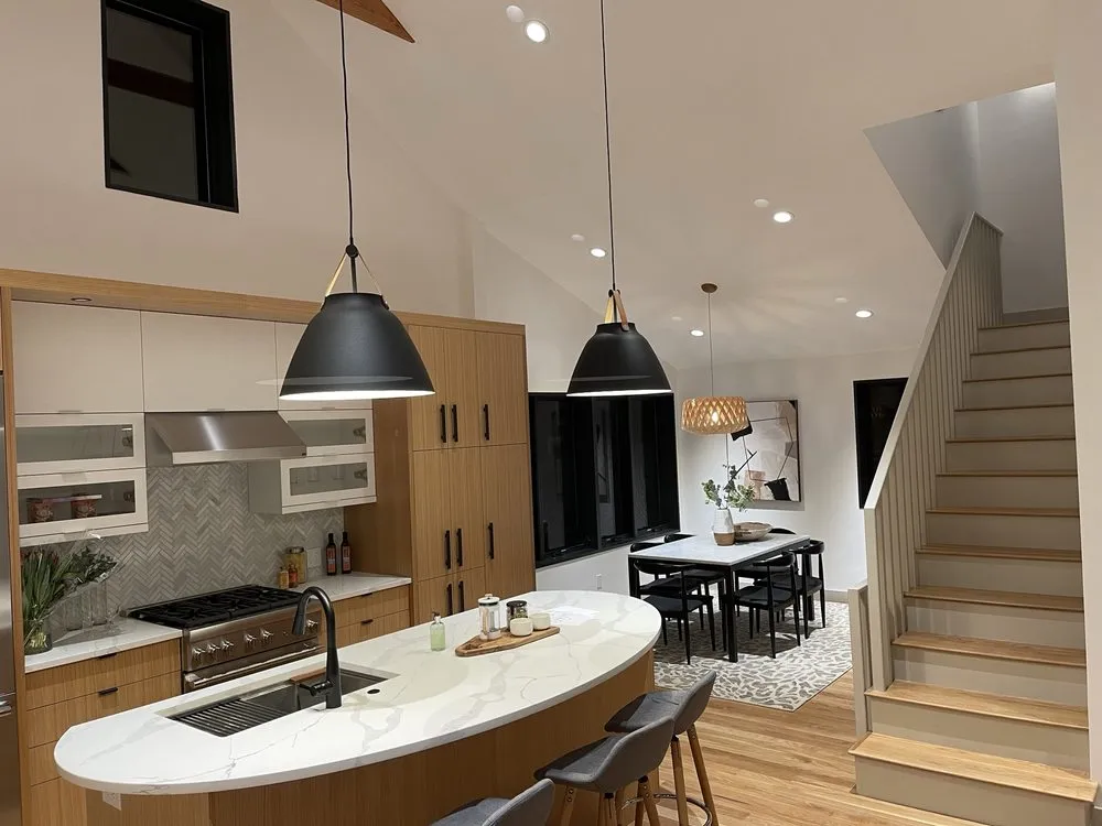 Slide of Masis Cinar Electrician