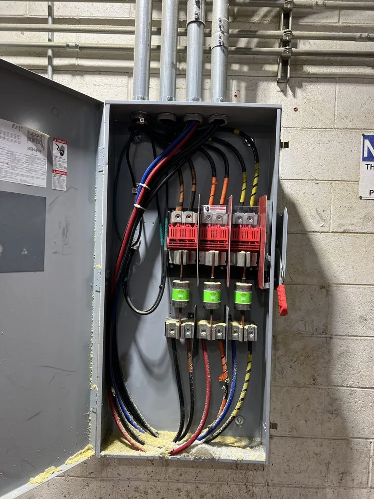 Trusted electrician providing electrical repair in Winnetka, CA - Mass Electric