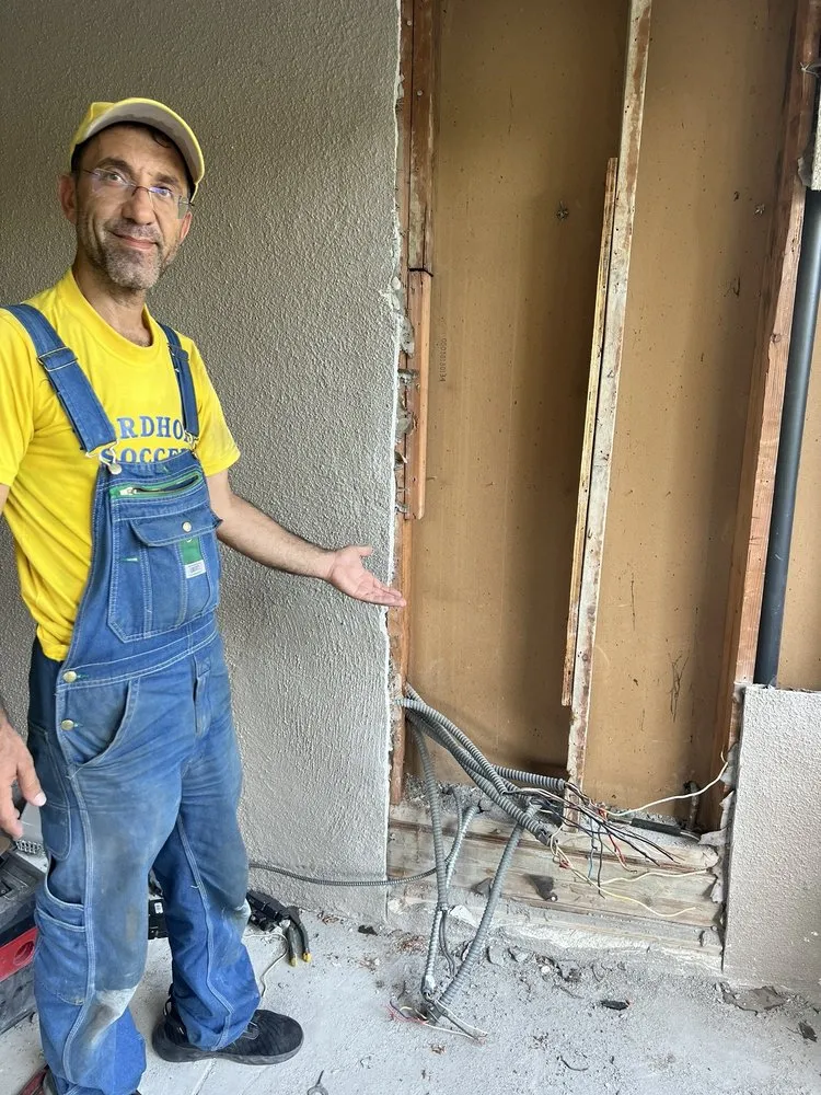 Emergency electrician providing panel upgrade in Winnetka, CA - Mass Electric