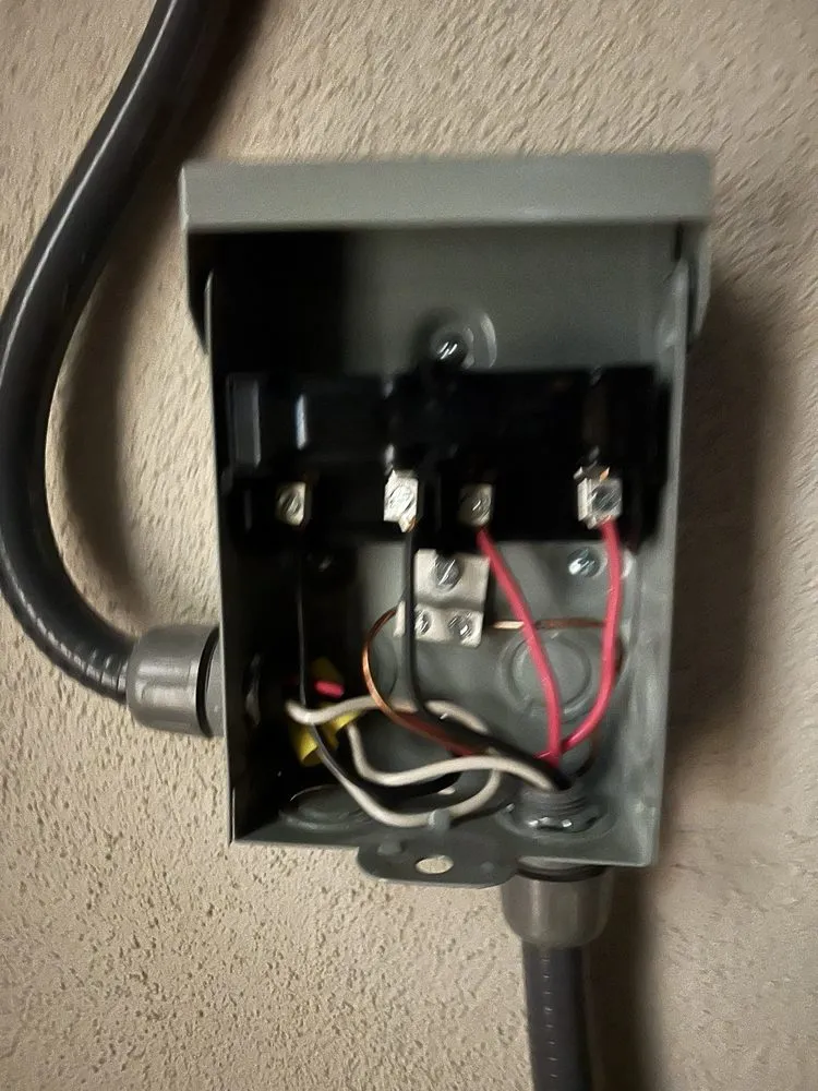 Professional electrician providing electrical repair in Winnetka, CA - Mass Electric