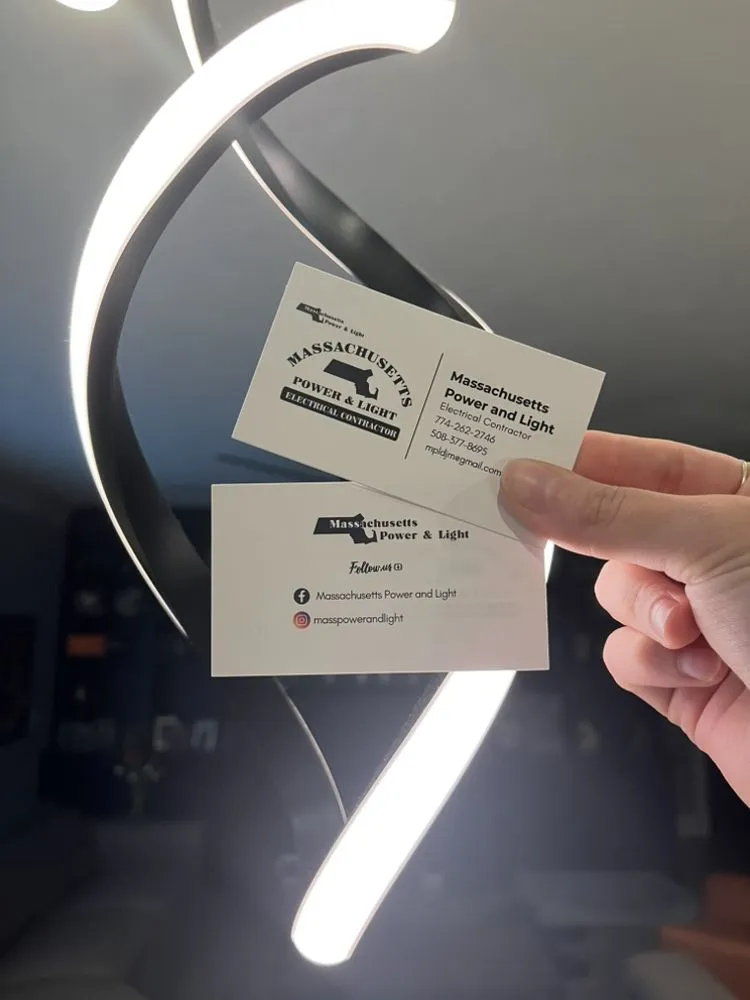 Professional electrician providing electrical repair in , 