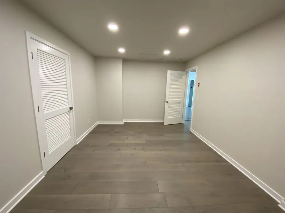 Professional electrician providing lighting installation in , 