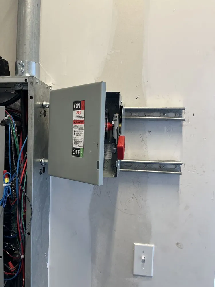 Slide of Master Dave Electric