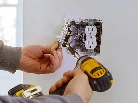 Slide of MasterCraft Electricians