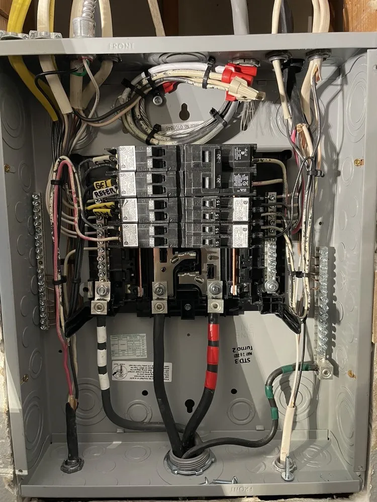 Slide of MasterCraft Electricians