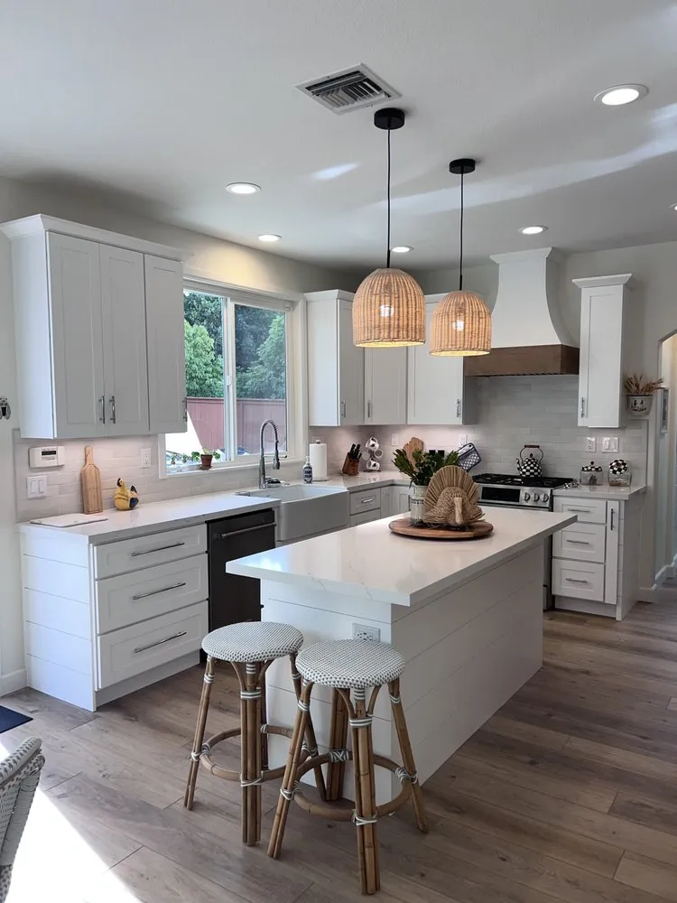 Slide of MasterCraft Electricians