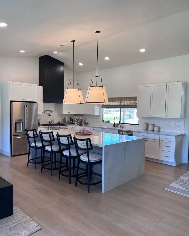 Slide of MasterCraft Electricians