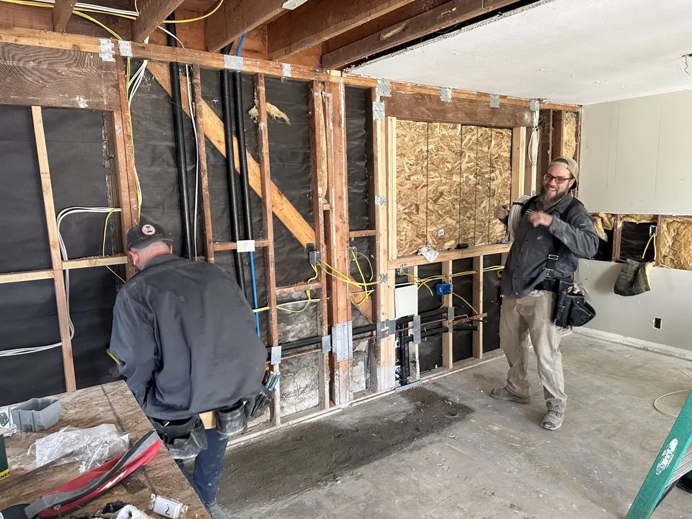 Slide of MasterCraft Electricians