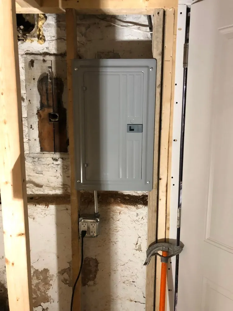 Certified circuit breaker repair experts serving ,  - Mateo Professional Electric