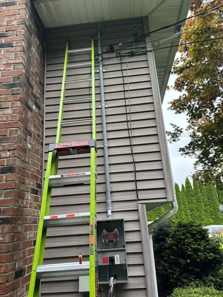 Slide of Mateusz Sudol Electric