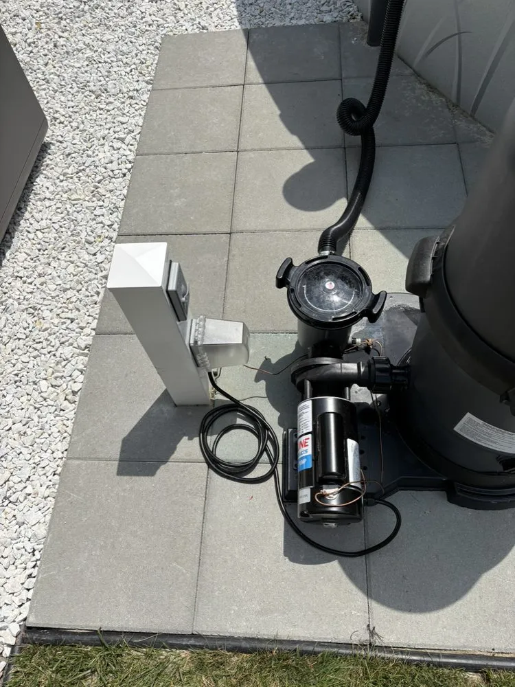 Professional electrical service for homes in lighting installation, by