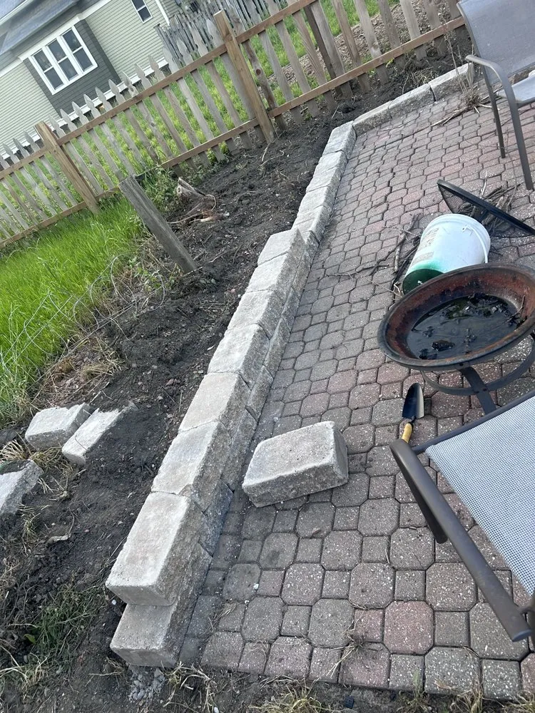 Certified electrician providing lighting installation in , 