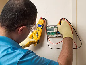 Licensed electrician providing panel upgrade in Rockaway Park, NY - Matteo Electric