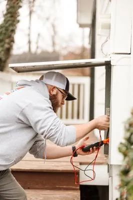 Matthews Lighting and Electric Logo