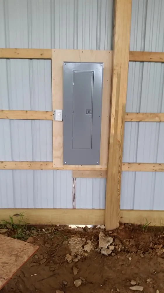 Reliable electrician providing emergency electrical service in Delta, PA - Mattlin Electric ii