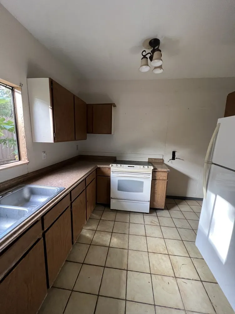 Trusted electrical repair service in Maui, HI - Maui Max Handyman Services
