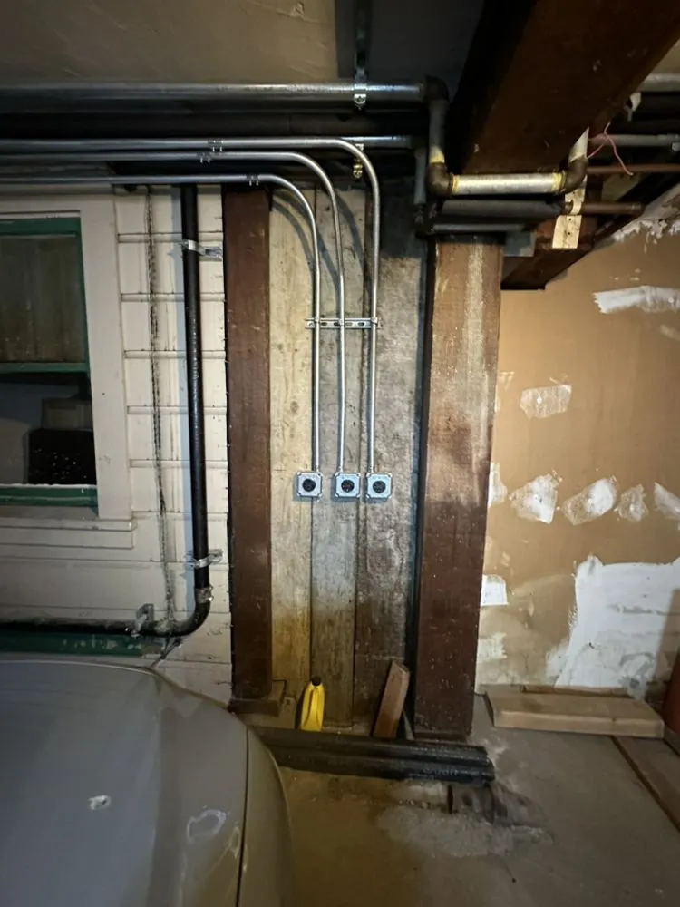 Slide of Max Electric