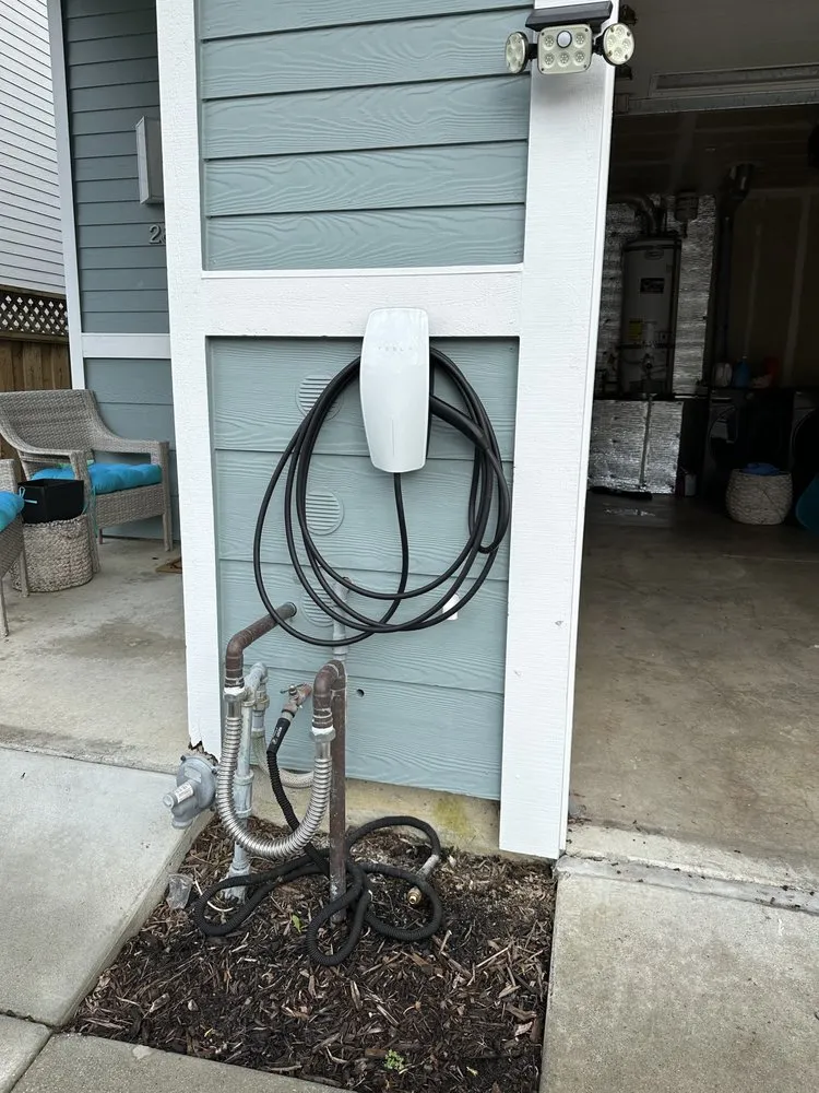 Expert circuit breaker repair in ,  by Max Electric