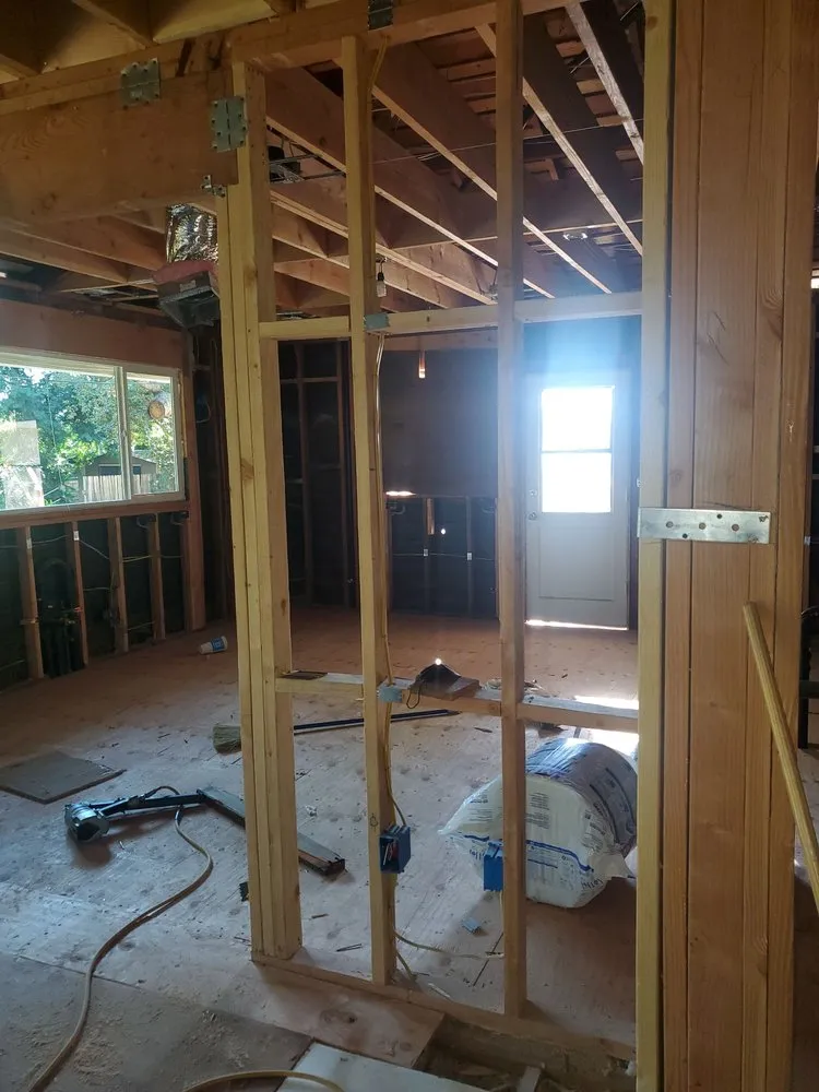 Expert electrician providing circuit breaker repair in North Hills, CA - Max Power Electric