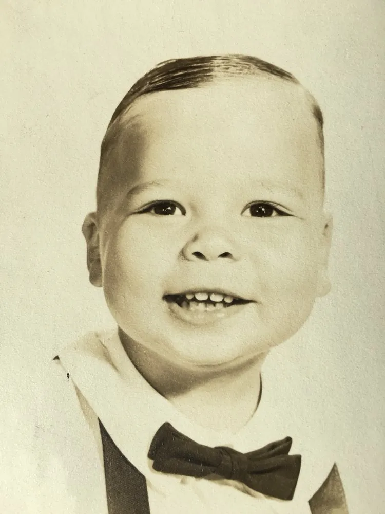 Slide of Maxima Electric