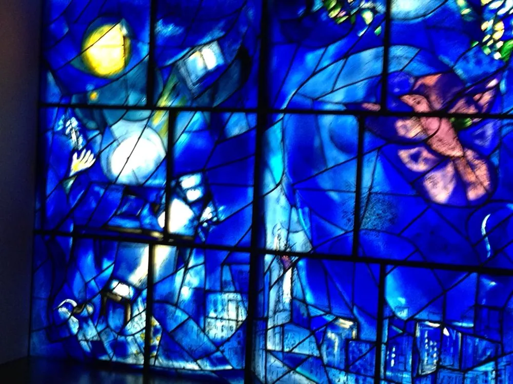 Slide of Maxima Electric