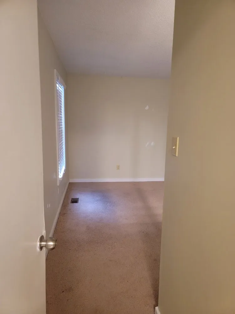 Slide of Maximum Paint & Construction