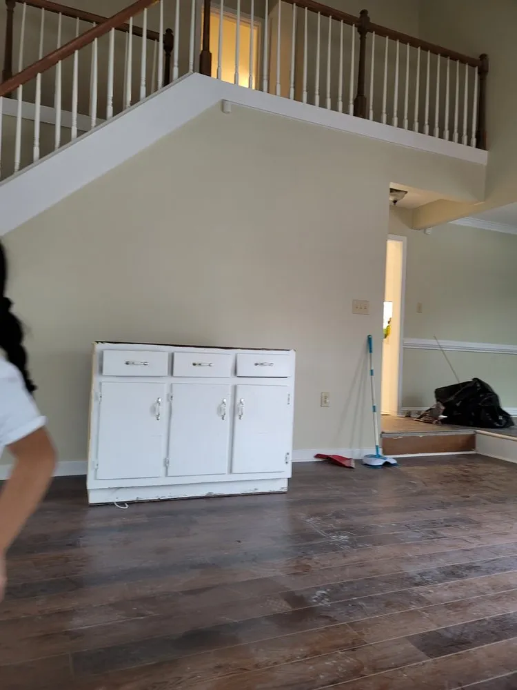 Slide of Maximum Paint & Construction