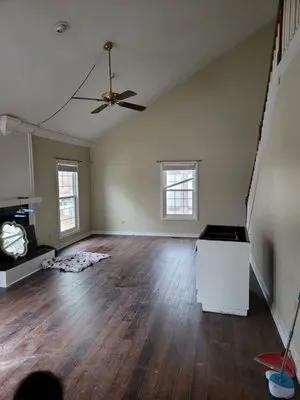 Maximum Paint & Construction Logo