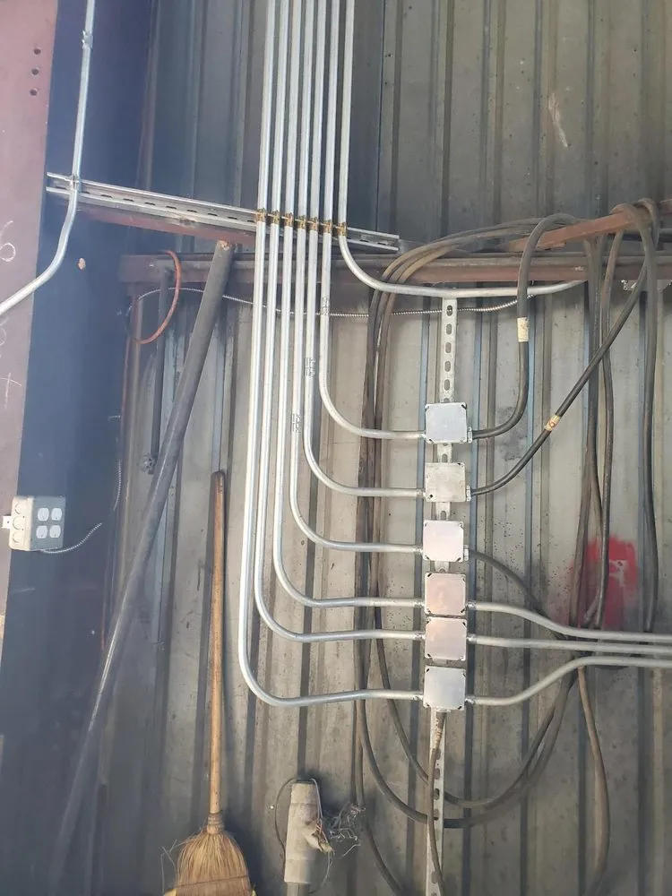 Slide of Maximus Electric