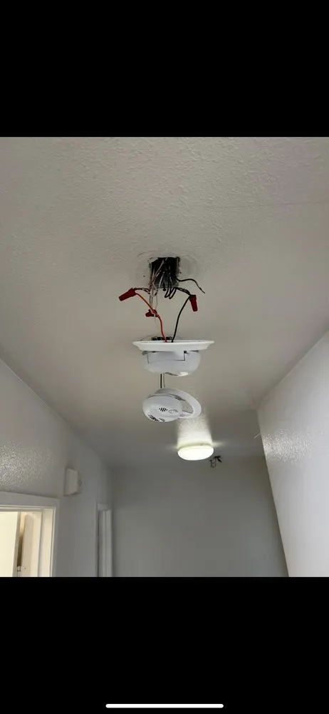 Emergency circuit breaker repair service in , - Maxwell Electric