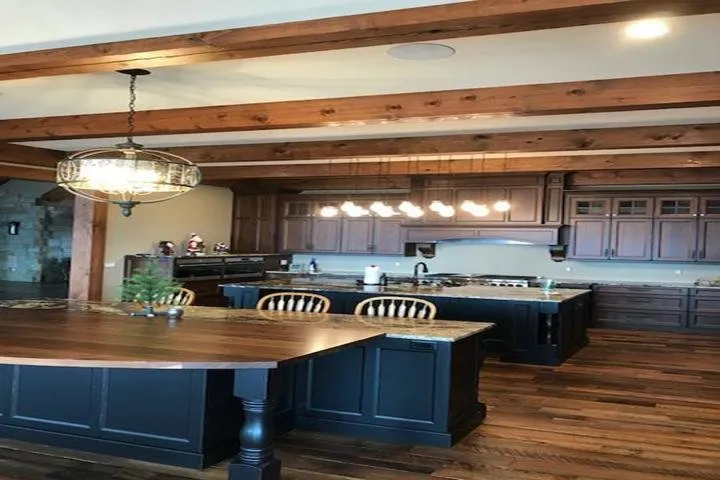 Affordable electrician providing panel upgrade in ,