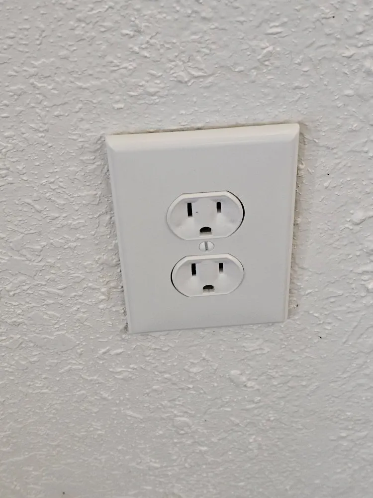 Slide of Maynor's Electrical And Patios