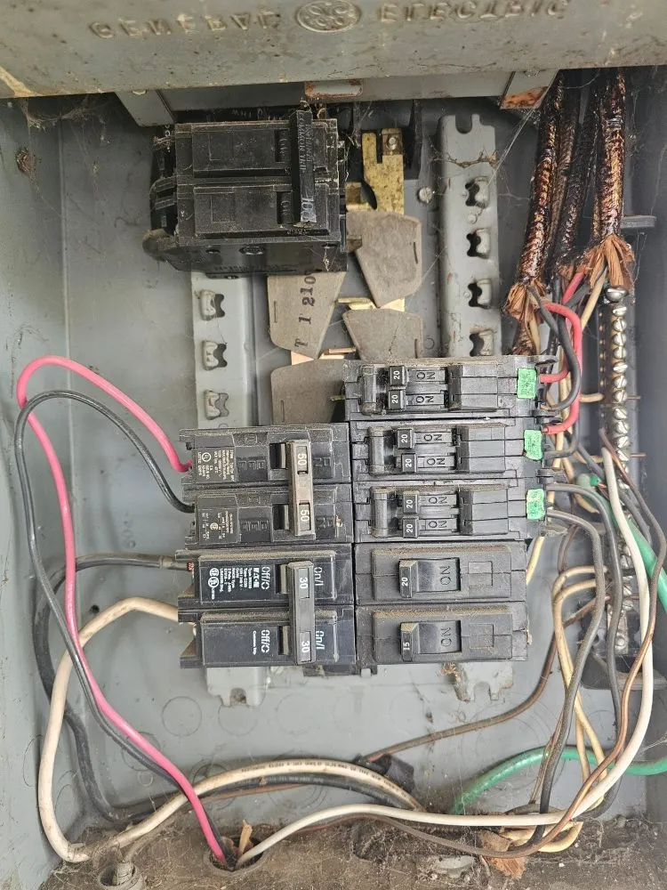 Slide of Maynor's Electrical And Patios