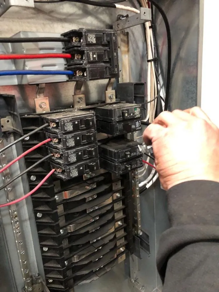 Slide of Maynor's Electrical And Patios