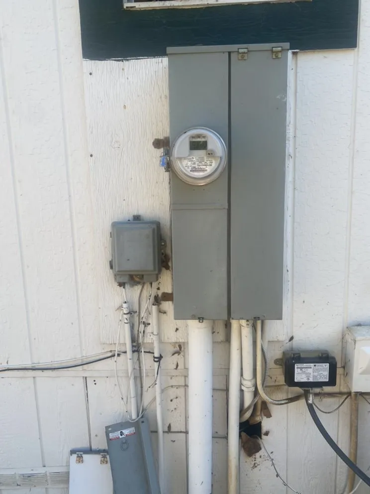 Professional outlet and switch repair in Knights Ferry, CA by Mc Electric