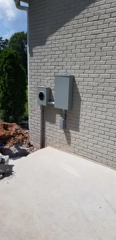 Licensed electrician providing electrical repair in ,