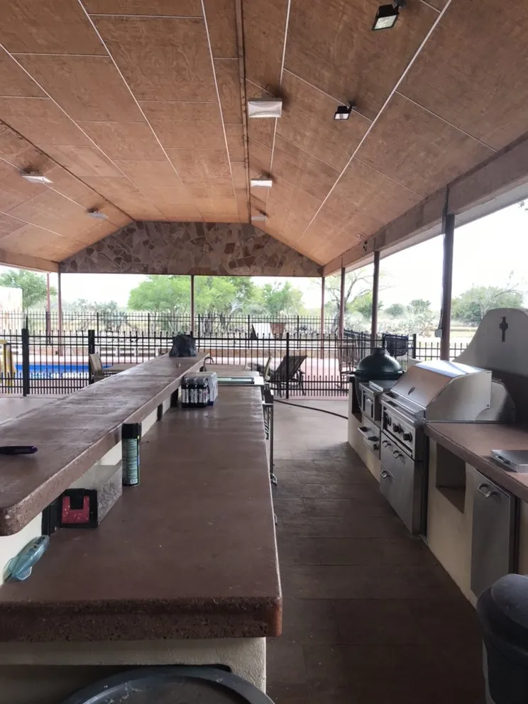 Emergency circuit breaker repair in , by MCF Teks Construction