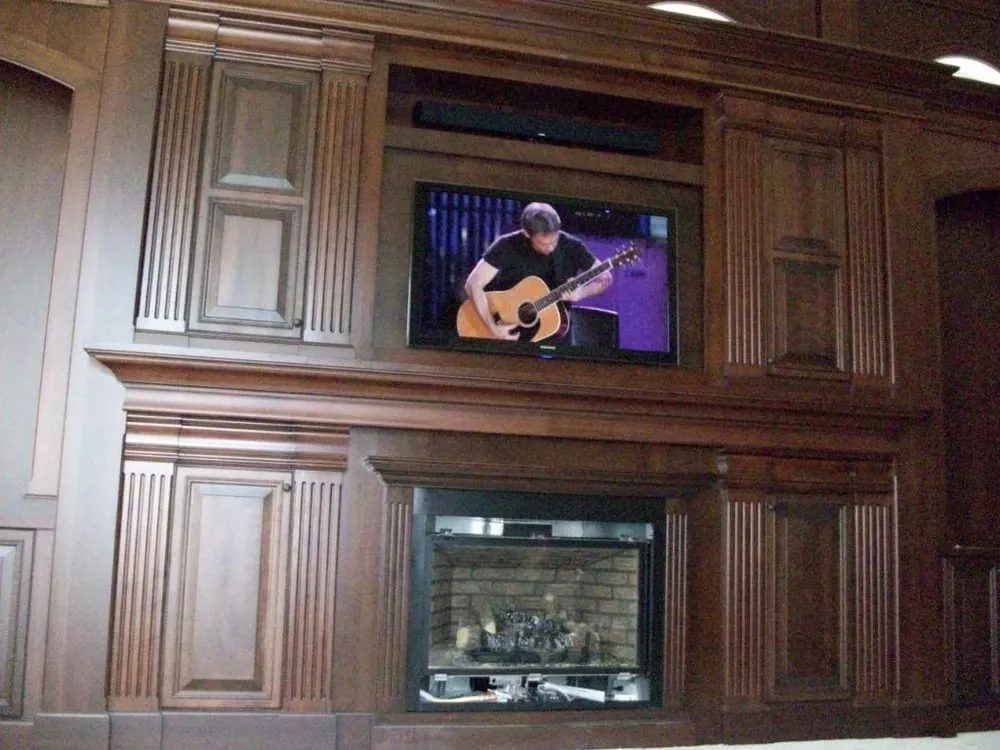 Expert electrician providing circuit breaker repair in ,