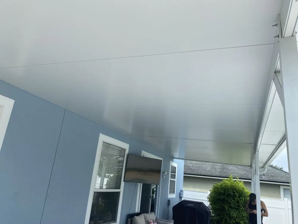 Emergency electrician providing circuit breaker repair in ,