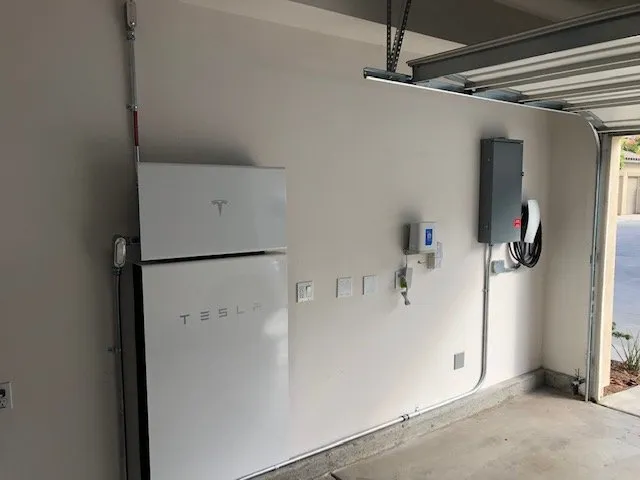 Professional electrician providing emergency electrical service in ,